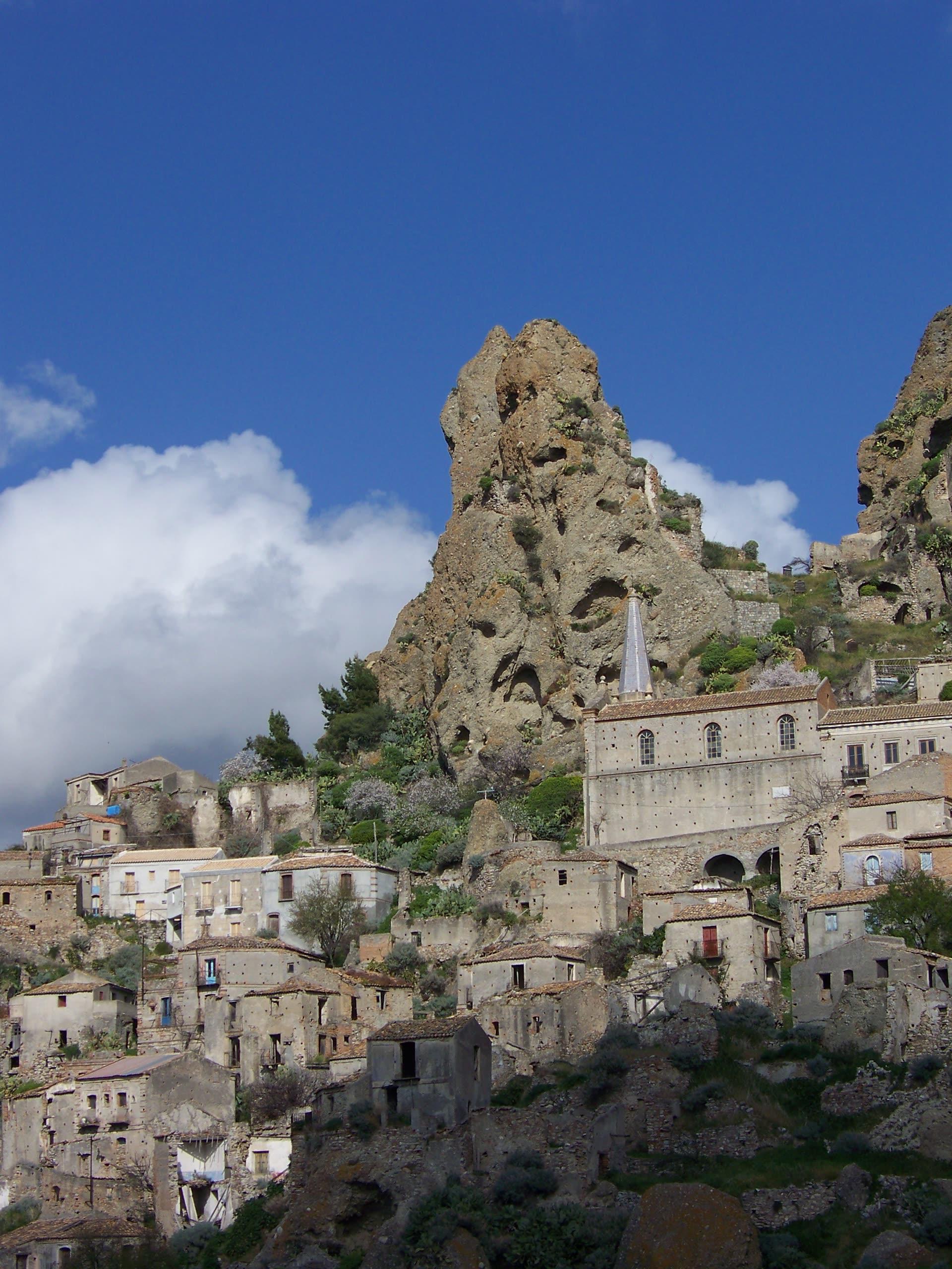Paese fantasma Pentedattilo Calabria
