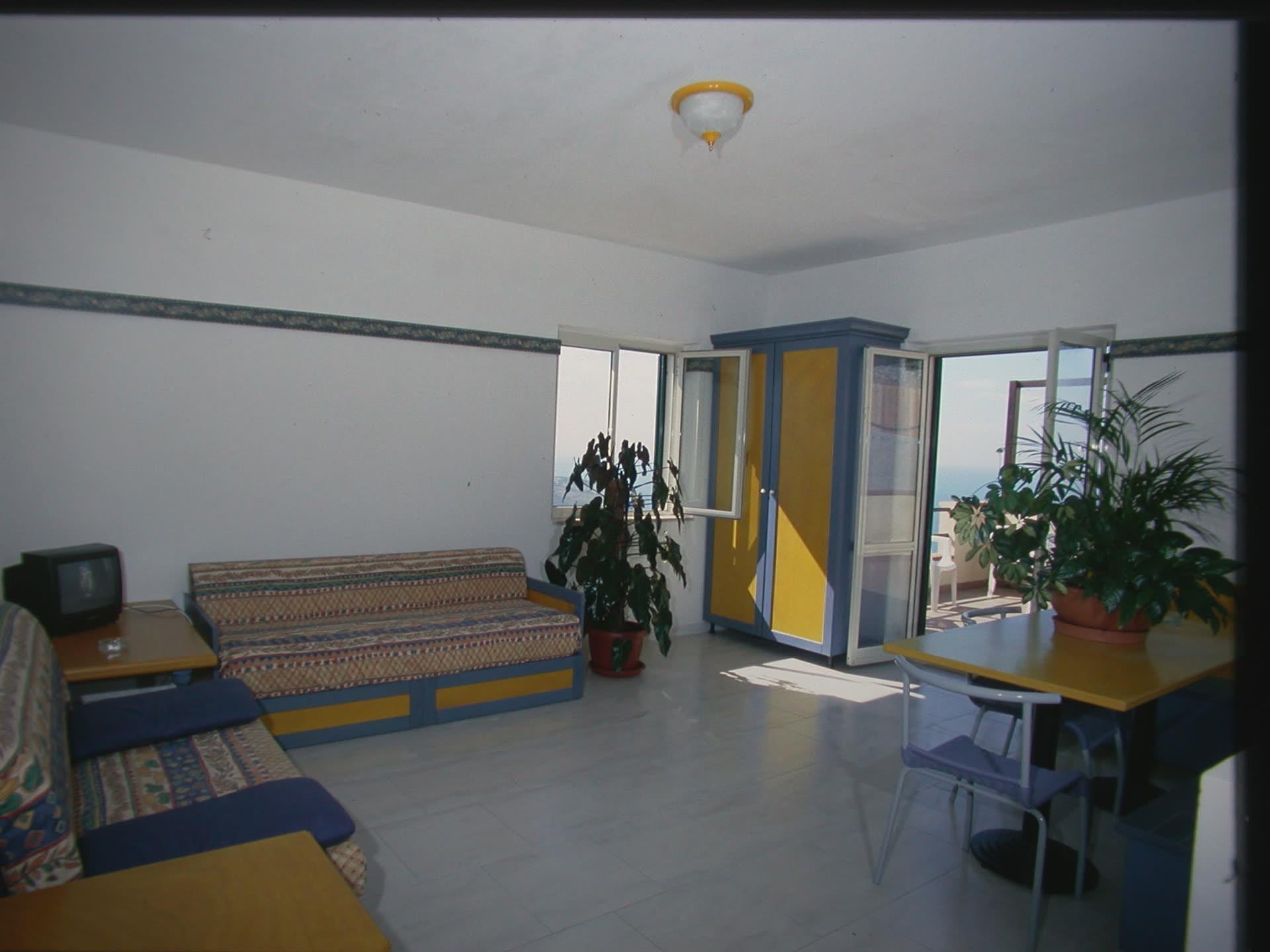 Gallery view 3